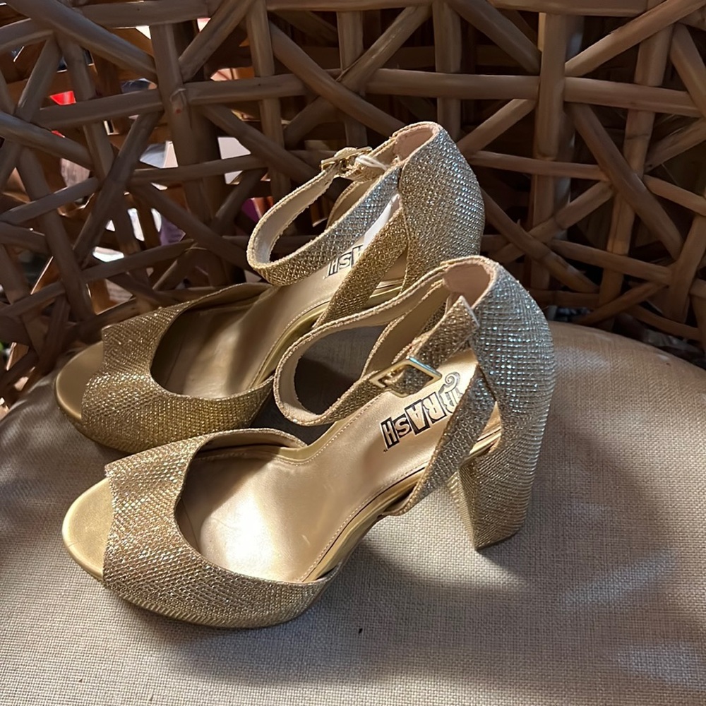 New Drash Womens Gold Sequil Sparkle Shoes 7 NWT